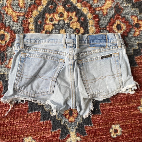 Shorts - Picture 4 of 4